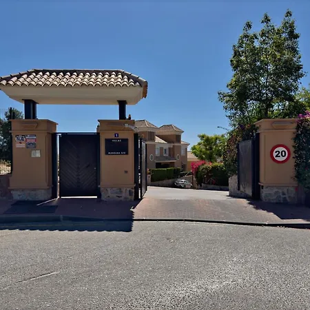 Adosada En Santa Clara * Marbella