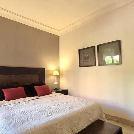 Adosada En Santa Clara Marbella